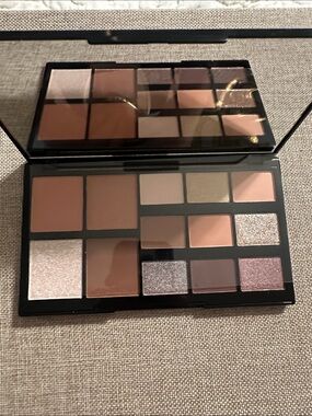 Laura Geller makeup pallet